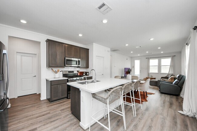 Building Photo - 21630 Heather Elm Dr