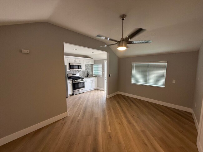 Building Photo - Multi Generation Home 4 Bedroom 3 Bath