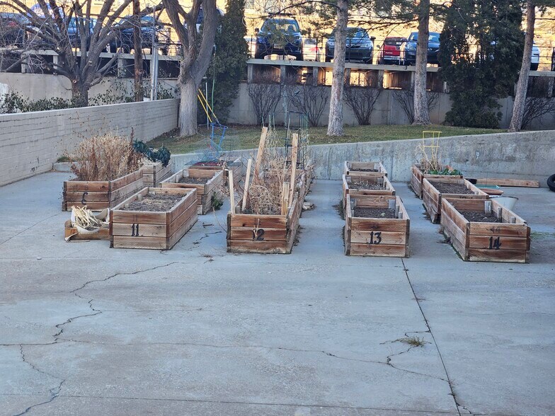 Building Photo - 530 S 400 E