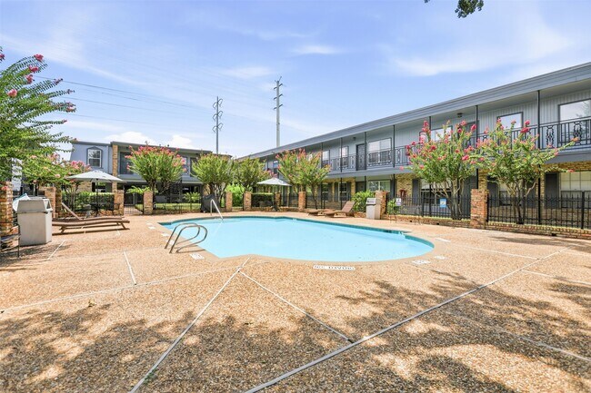 Building Photo - 3131 Southwest Fwy