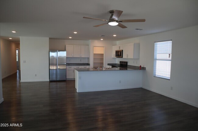 Building Photo - 1267 W Flowstone Trl