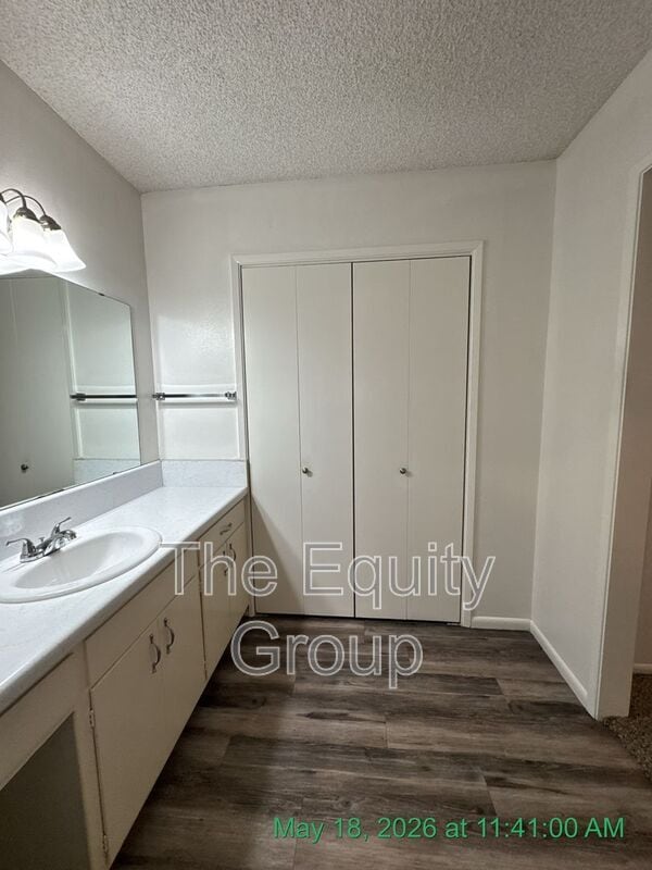 Building Photo - 334 N Westfield St