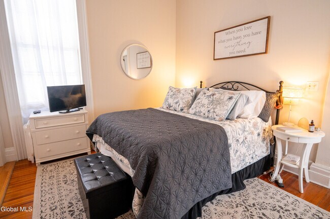 Building Photo - 21 Front St