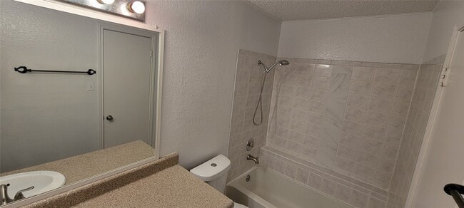 Building Photo - 14413 Tiffer Ln