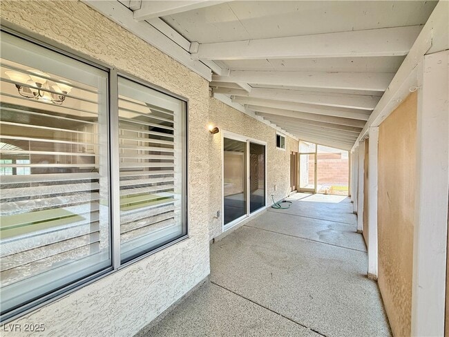 Building Photo - 1502 Cliff Branch Dr