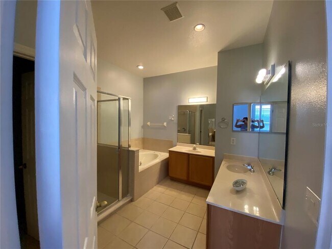 Building Photo - 10073 Savannah Bluff Ln