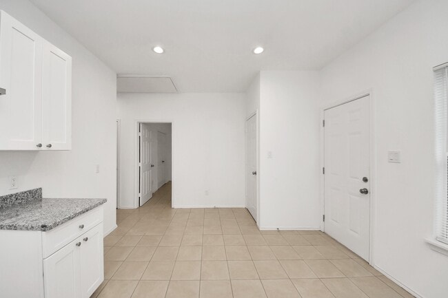 Building Photo - 9210 Wheatley St
