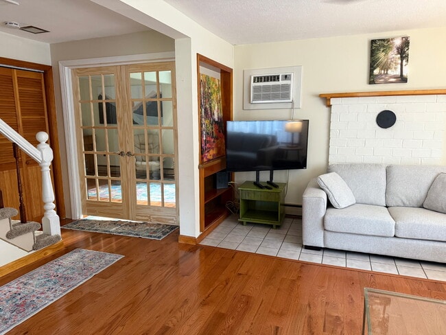 First Floor Bedroom Entry - 178 New Lenox Rd