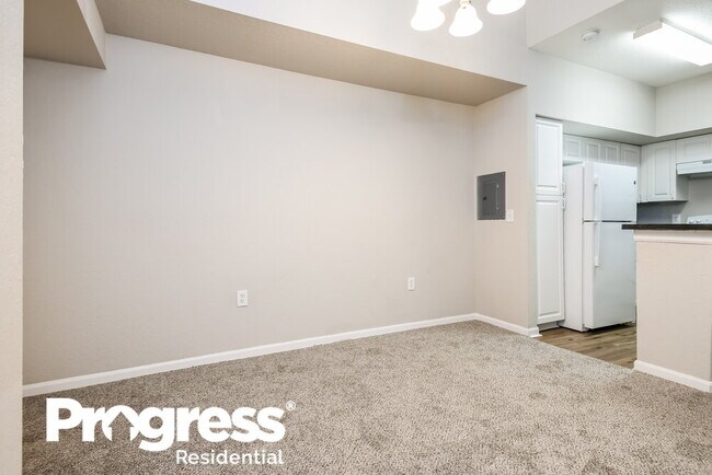 Building Photo - 2197 Lake Debra Dr