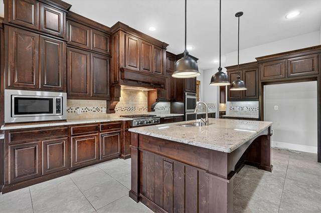 Building Photo - 7675 Dotter Dr