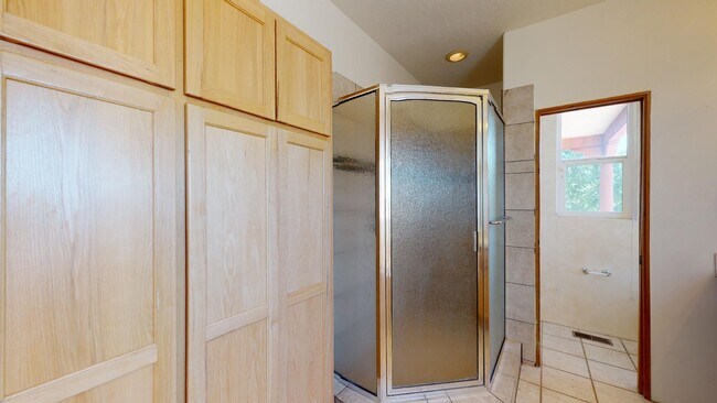 Building Photo - 12609 Sandia Ridge Pl NE