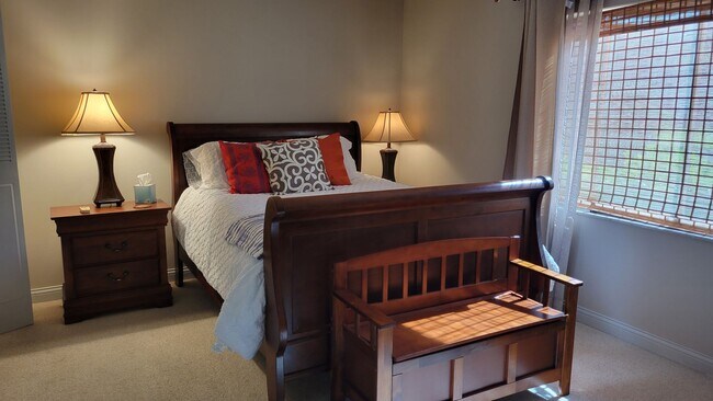 Building Photo - Annual turnkey/seasonal furnished ground f...