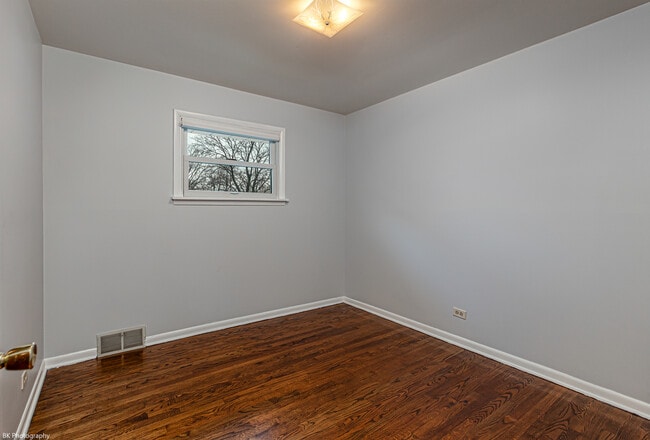 Building Photo - 6645 Riverside Dr