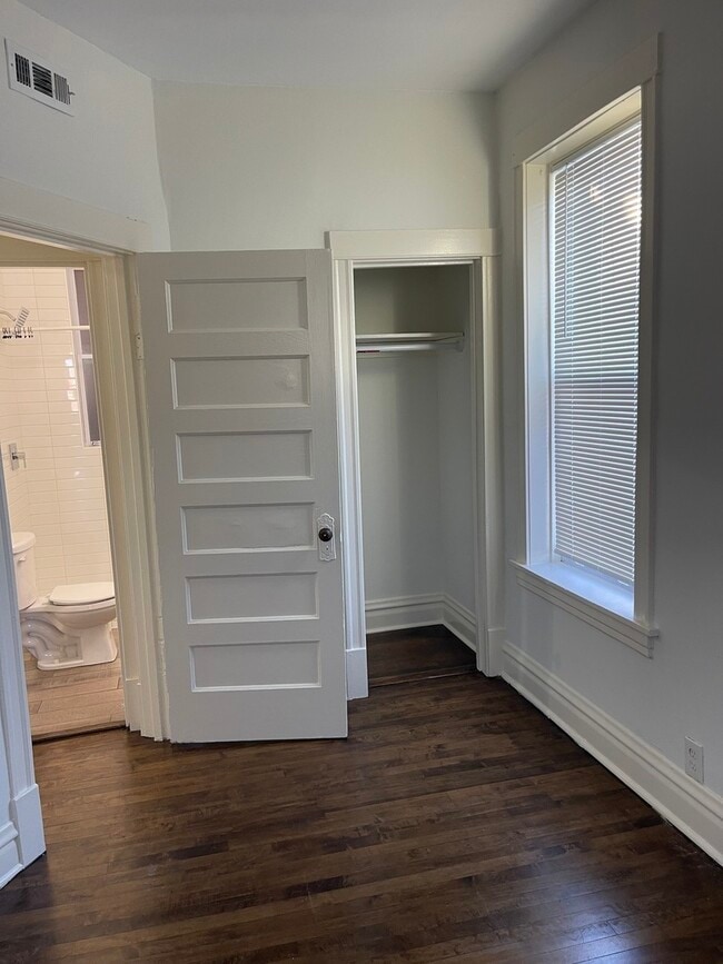 Building Photo - 3707 W Augusta Blvd