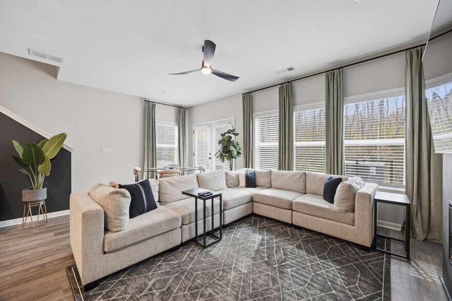 Building Photo - 2905 Ilir Mnr NW