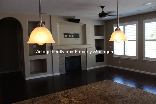 Building Photo - Available Soon! Top Of The Line Single Sto...