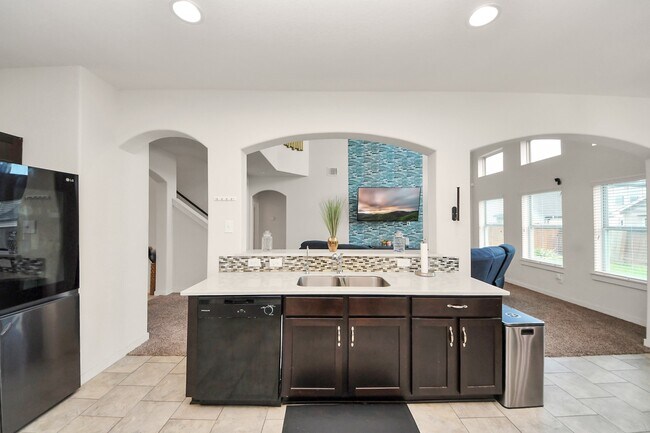 Building Photo - 622 Aberhill Dr