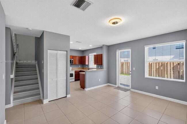 Building Photo - 14747 SW 25th Ln