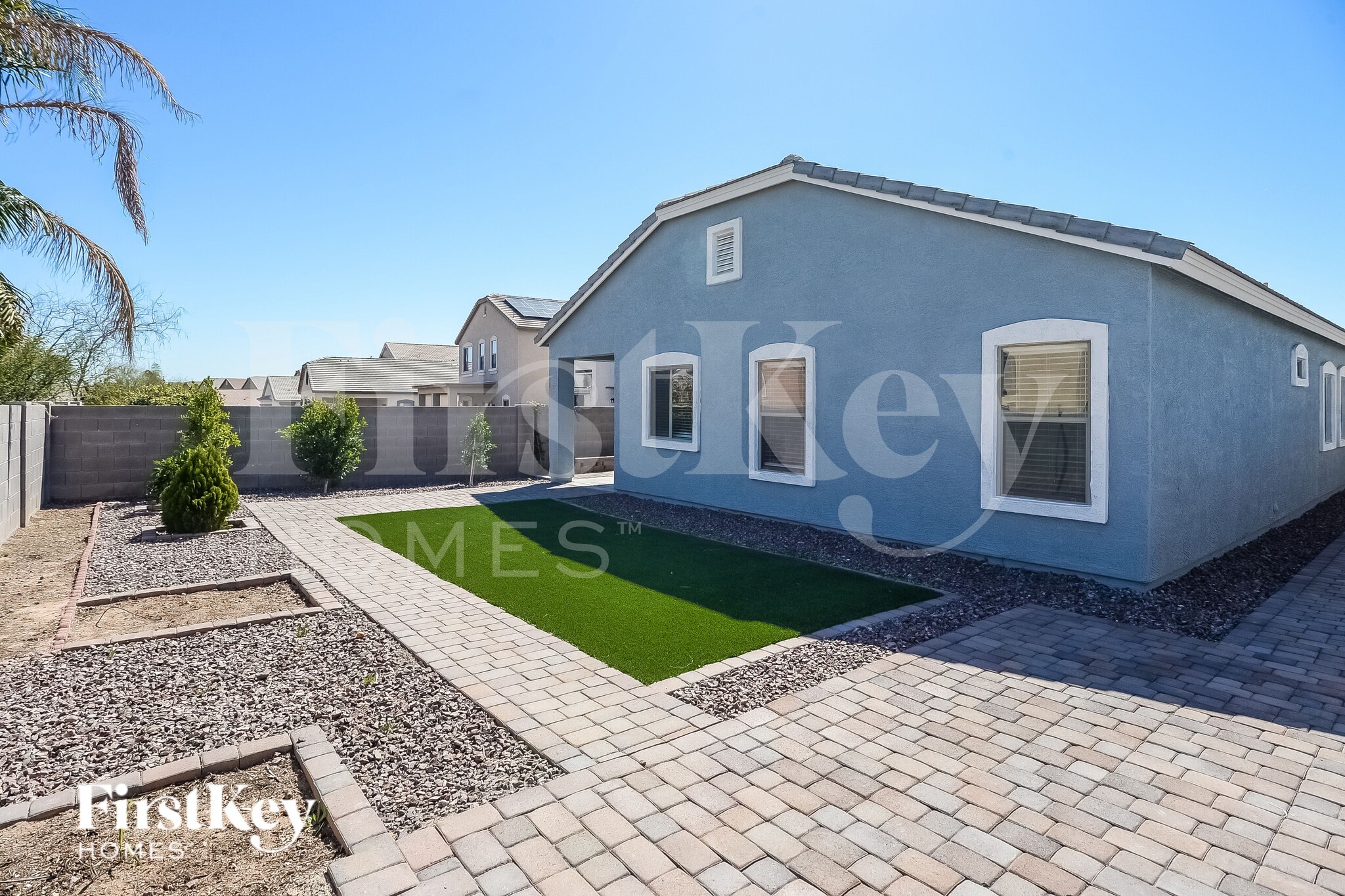 Building Photo - 1210 W Vineyard Plains Dr