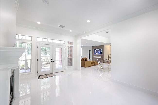 Building Photo - 11492 Majestic Dr