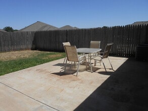 Building Photo - 808 N Evanston Ave