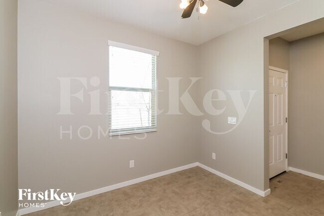 Building Photo - 4052 S 101st Ln