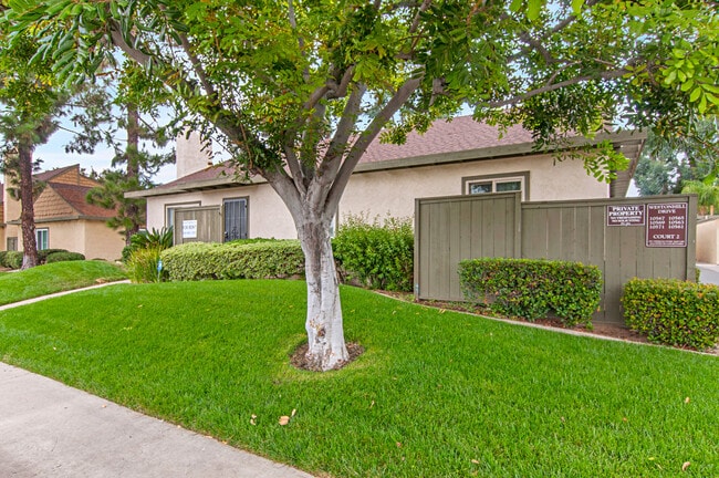 Building Photo - 3 Bedroom, 2 Bath 1374sf Detached condo in Mesa Village 92126.