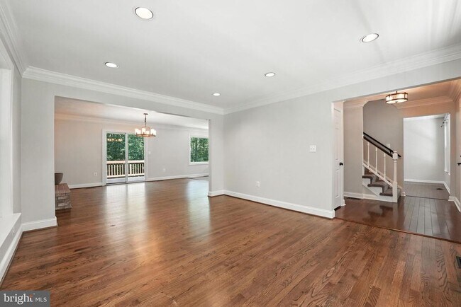 Building Photo - 11109 Ravine Dr