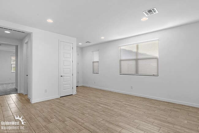 Building Photo - Beautiful 3Bdm 2Ba Home with Modern Upgrad...