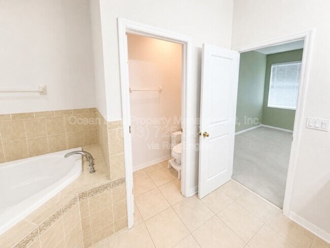 Building Photo - 4524 Amberly Oaks Ct