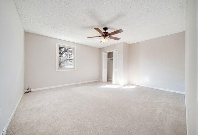 Building Photo - 930 S Water Ave