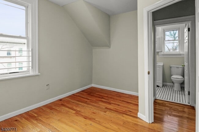 Building Photo - 117 Parkview Terrace