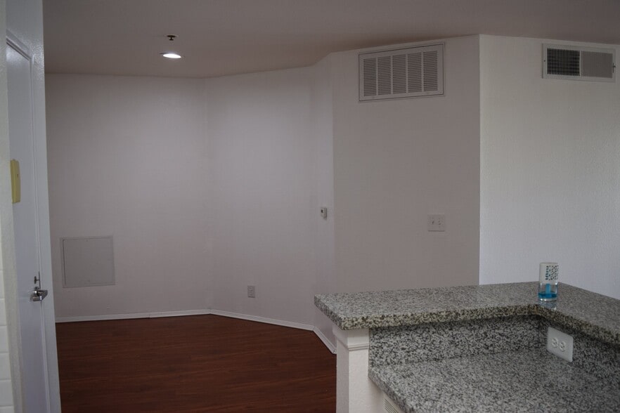 Building Photo - 444 S Occidental Blvd