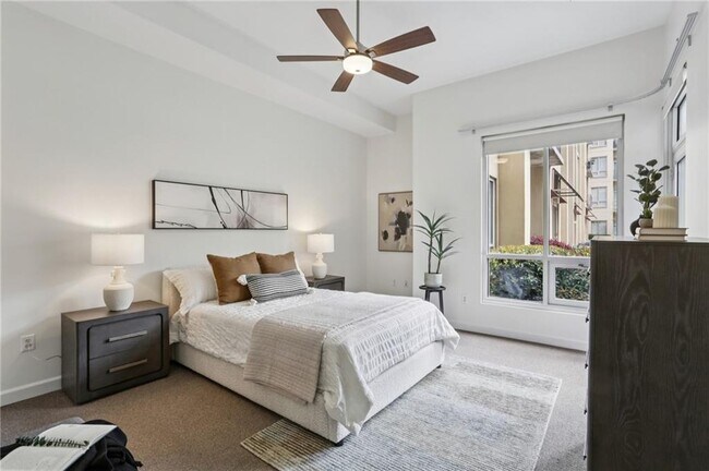 Building Photo - 711 Cosmopolitan Dr NE