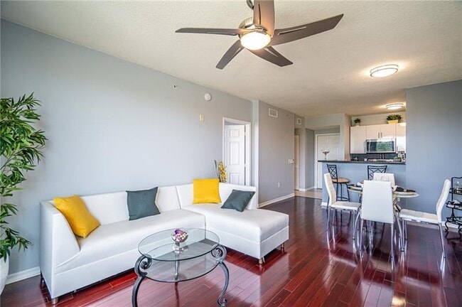 Building Photo - 2421 NE 65th St