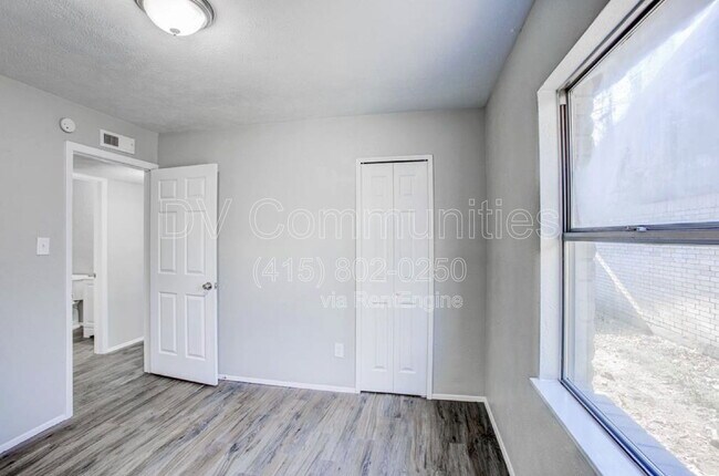 Building Photo - 5806 Evening Shadows Ln