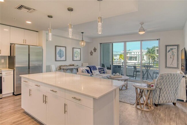 Building Photo - 1709 N Tamiami Trl
