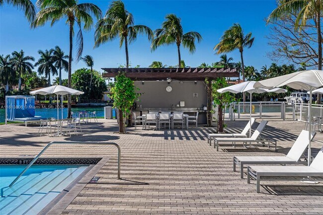 Building Photo - 6103 Aqua Ave