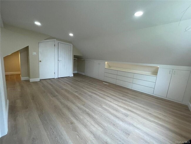 Building Photo - 17 Catskill Ave