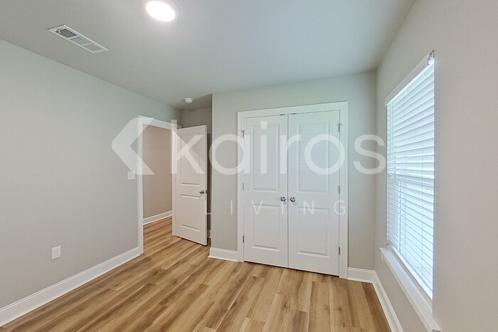 Building Photo - 22858 Balsam Dr