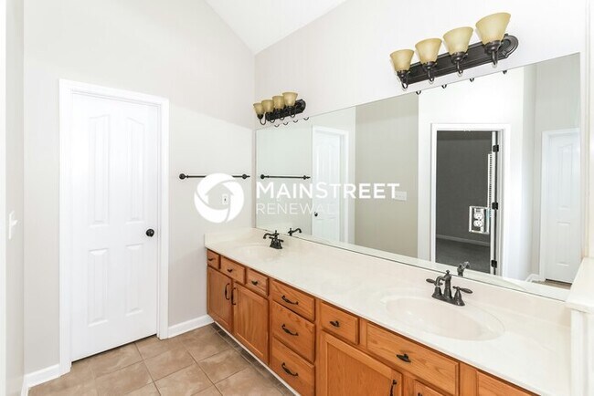 Building Photo - 3 Bedroom Pet-Friendly Home in Olive Branch, MS with Main Street Renewal