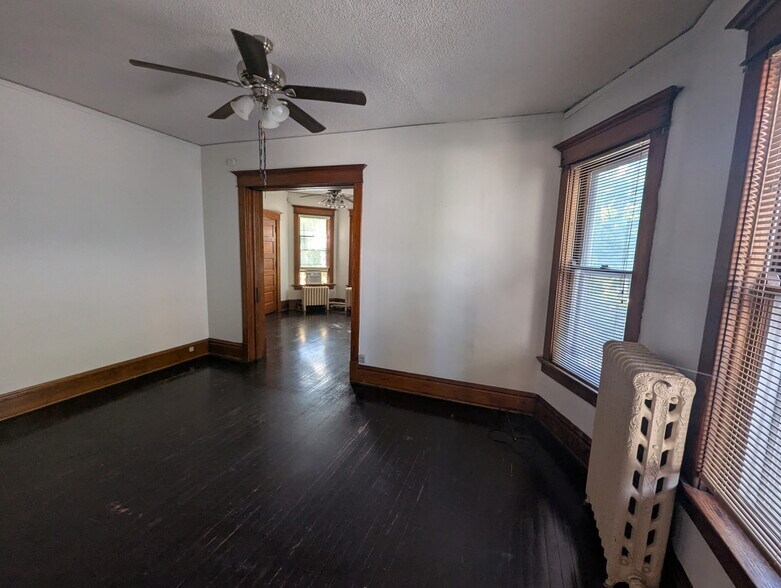 Living Room - 514 E Grove St