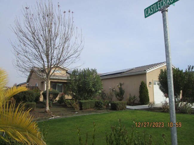 Primary Photo - South Bakersfied Corner House