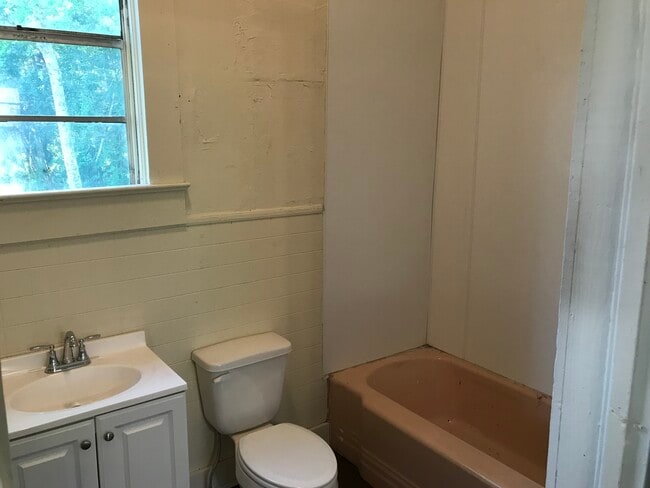 Building Photo - 719 N Madison