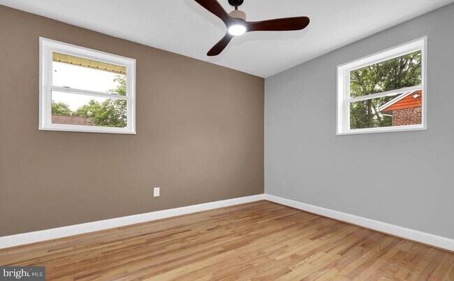 Building Photo - 2129 Saranac St