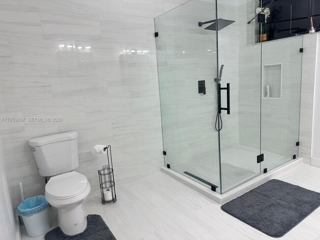 Building Photo - 2359 Kings Crest Rd