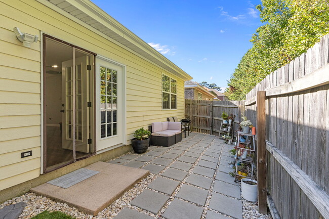 Building Photo - 155 Nautico Way