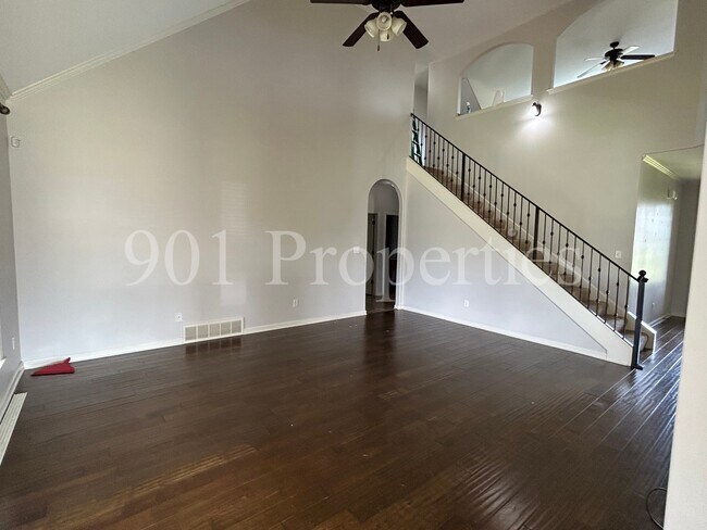 Building Photo - 14383 Buttercup Dr