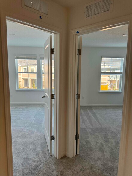 Building Photo - 3965 Field Daisy Pl