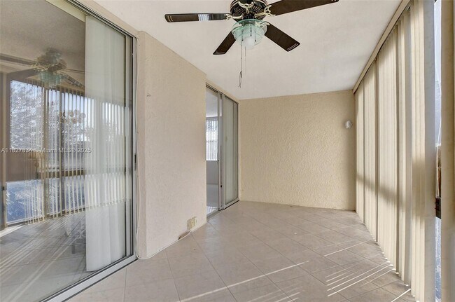 Building Photo - 7300 Lake Cir Dr